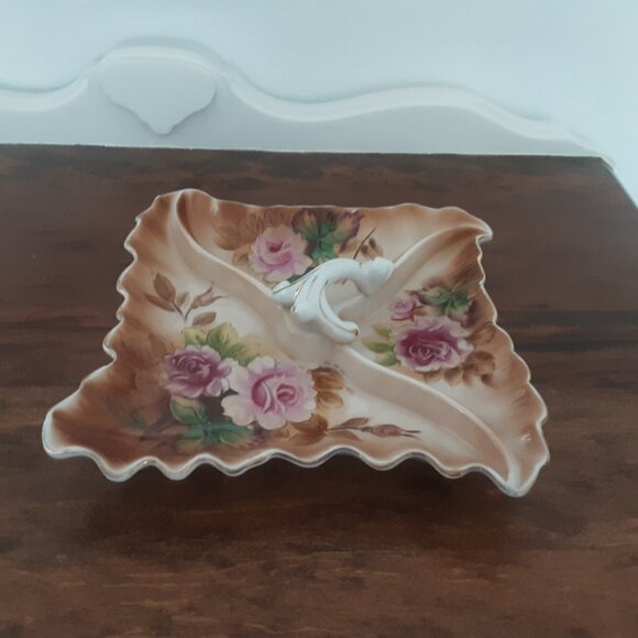Lipper & Mann Square Divided Dish W/ Scalloped Edge Floral Motif - Picture 3 of 6